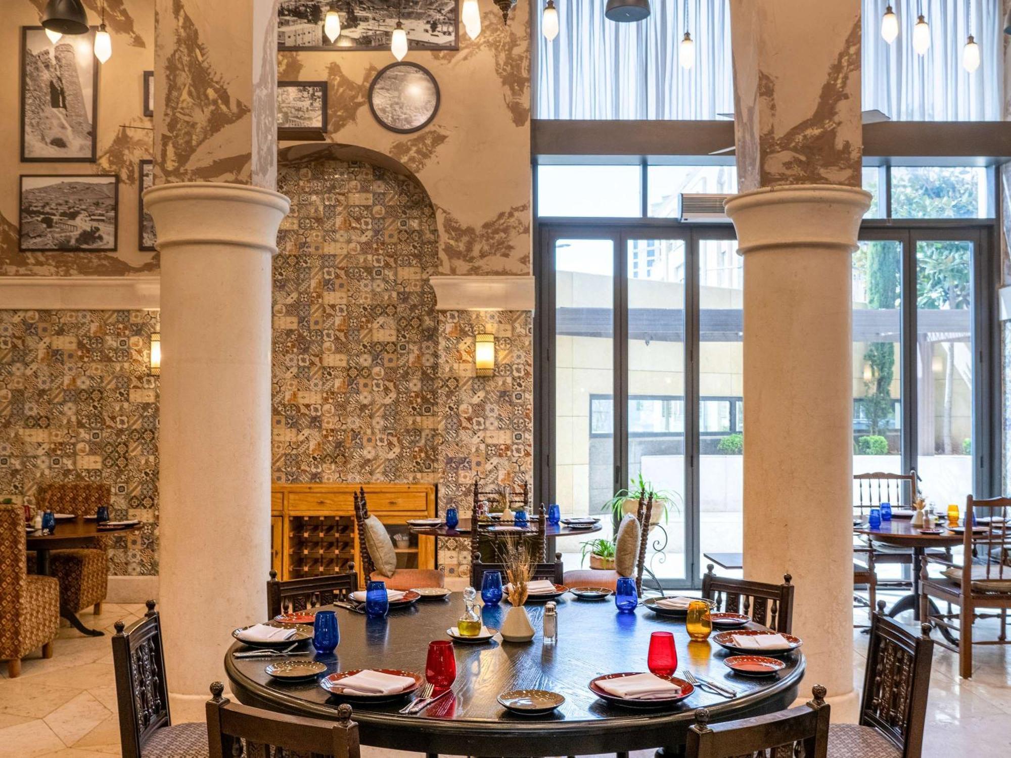 Fairmont Amman Hotel Kültér fotó Restaurant