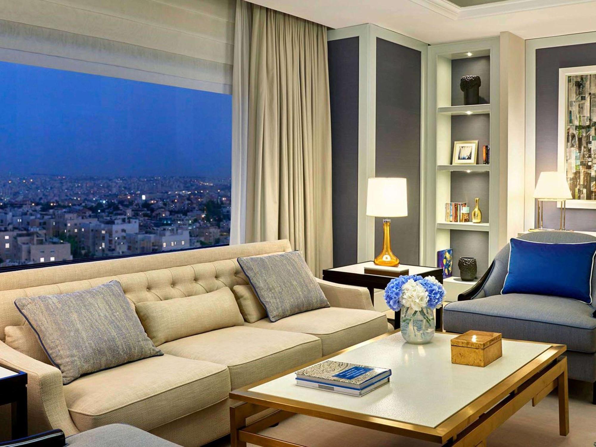 Fairmont Amman Hotel Kültér fotó A living room at the Four Seasons Hotel, Athens